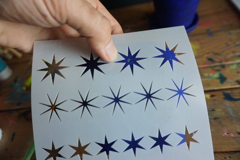 Stenciled_blue_contaner_Stencil1_08