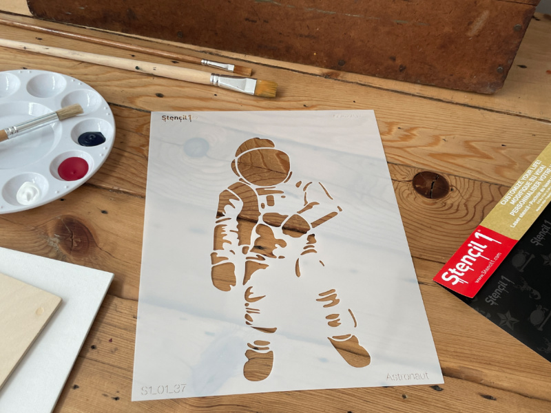 Astronaut Stencil (8.5"x11") - Image 4