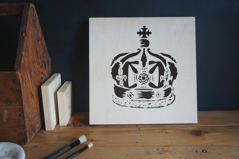 Queen’s Crown Distressed Stencil applied