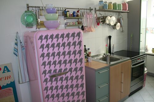 houndstooth repeat pattern stencil stenciled pink fridge